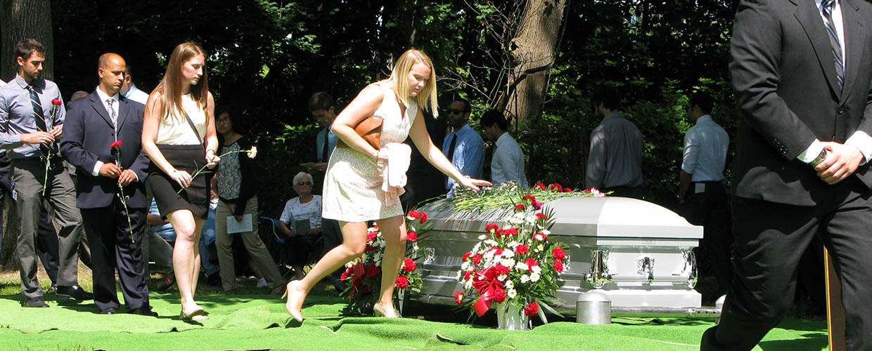 Medical Students Honor Body Donors at Memorial